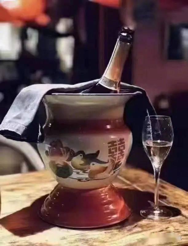 国产痰盂泡酒视频,传统与创新碰撞的奇妙体验