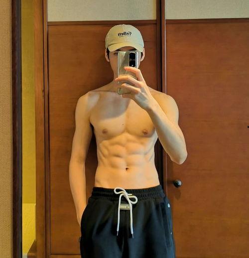 国产精牛腹肌男视频,健身达人风采展示