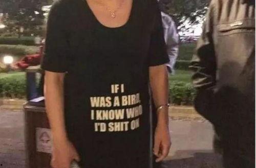 国外人穿国产衣服视频,国产服饰的时尚逆袭之旅