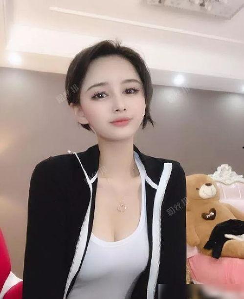 国产野模私拍视频,光影下的诱惑与争议  第3张