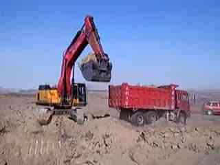 挖掘机挖土视频国产,挖掘机挖土视频展现中国制造实力  第2张